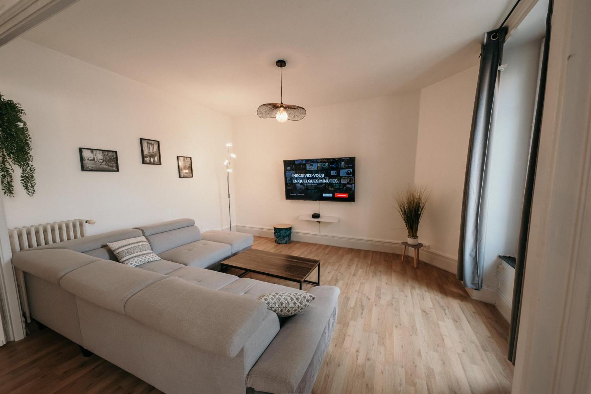 Appartement D'Alexandre Hyper Centre-Ville Charleville-Mézières Buitenkant foto