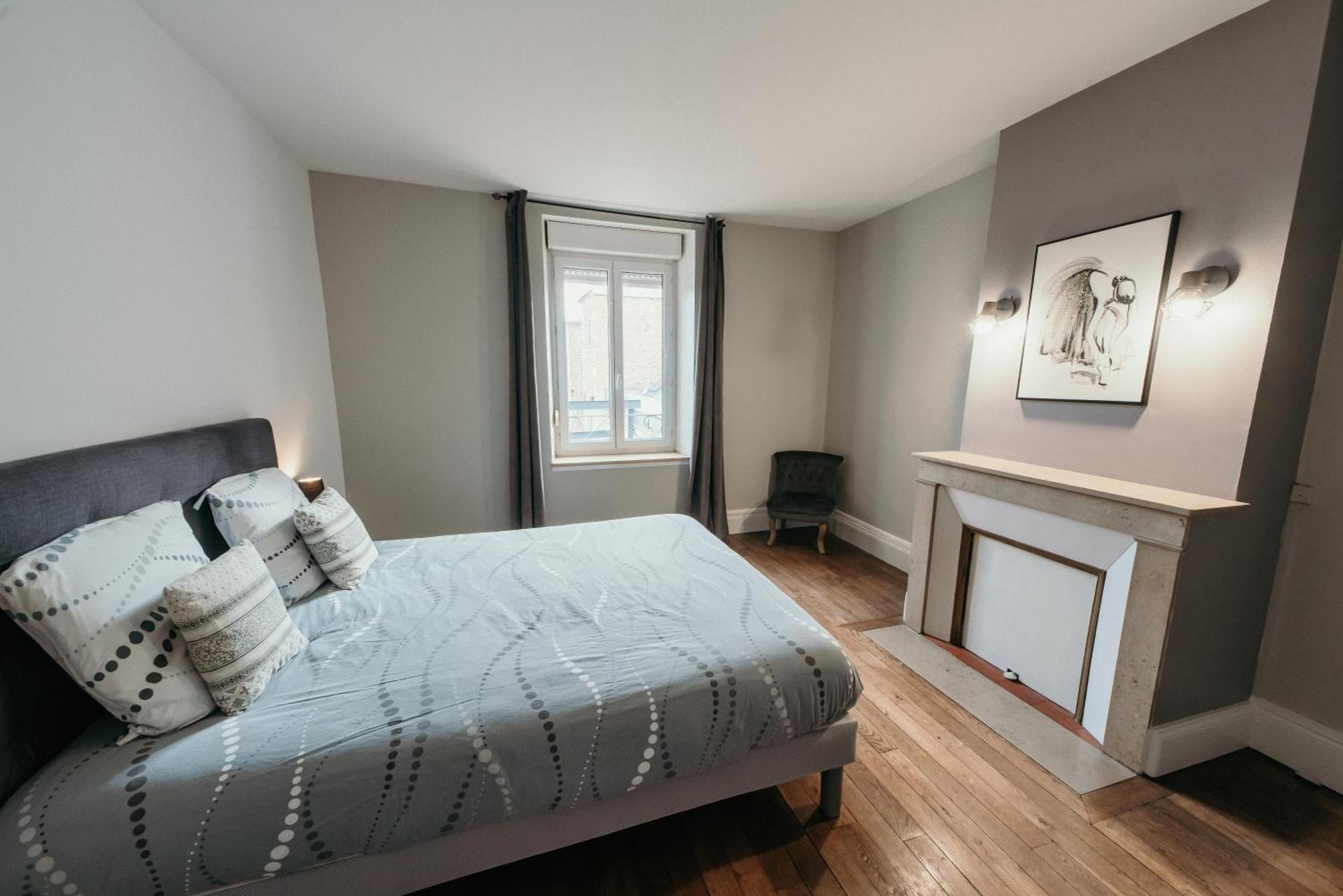 Appartement D'Alexandre Hyper Centre-Ville Charleville-Mézières Buitenkant foto
