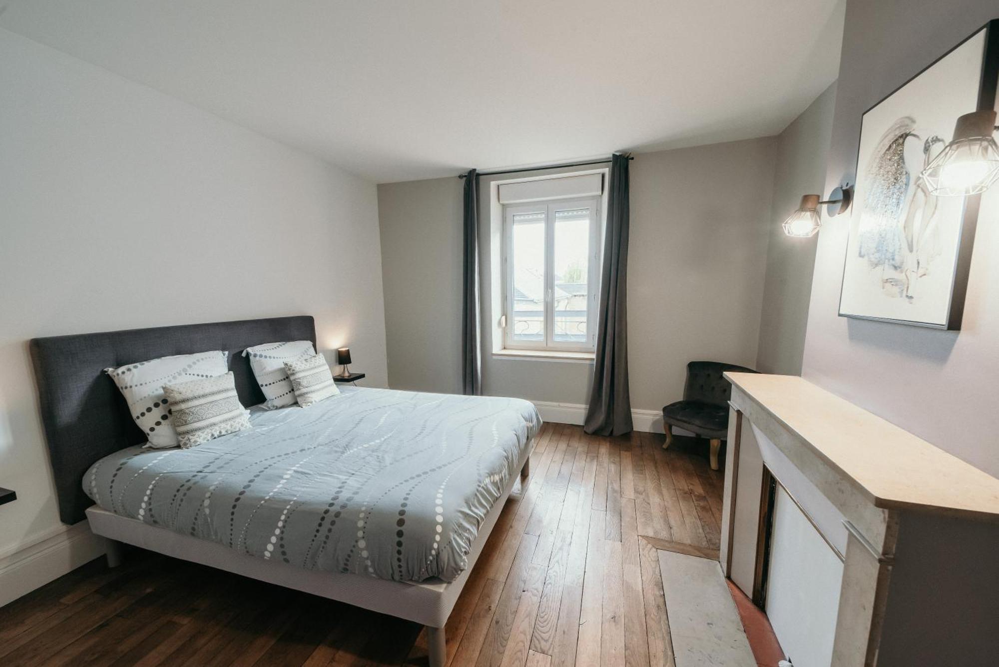 Appartement D'Alexandre Hyper Centre-Ville Charleville-Mézières Buitenkant foto