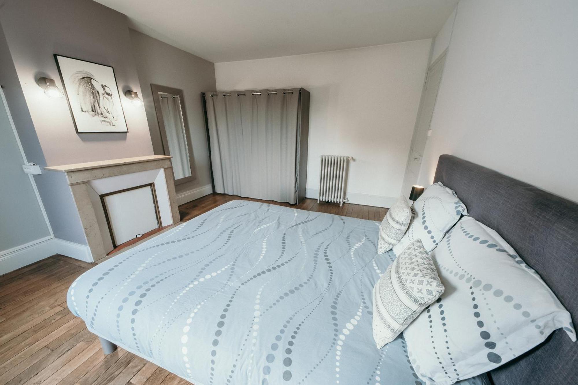 Appartement D'Alexandre Hyper Centre-Ville Charleville-Mézières Buitenkant foto
