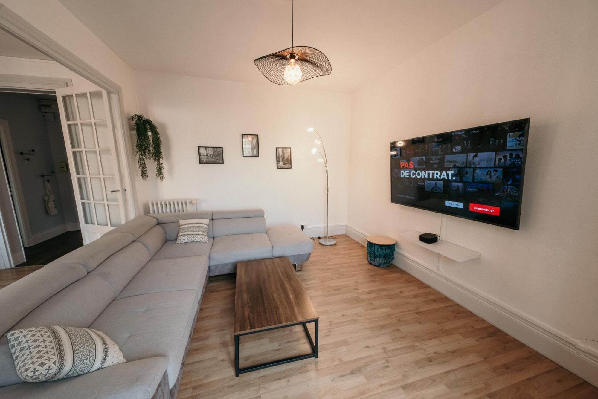 Appartement D'Alexandre Hyper Centre-Ville Charleville-Mézières Buitenkant foto